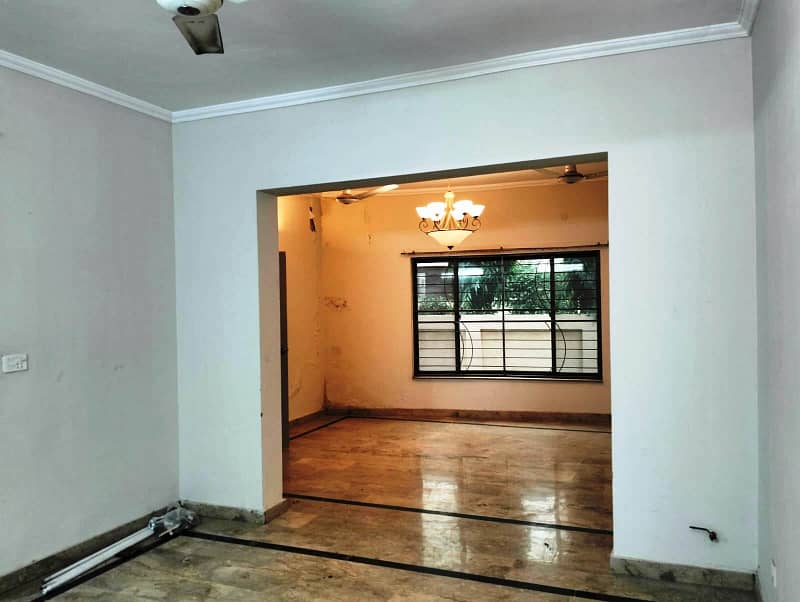 10 Marla House with Basment for Rent in Askari 10 12