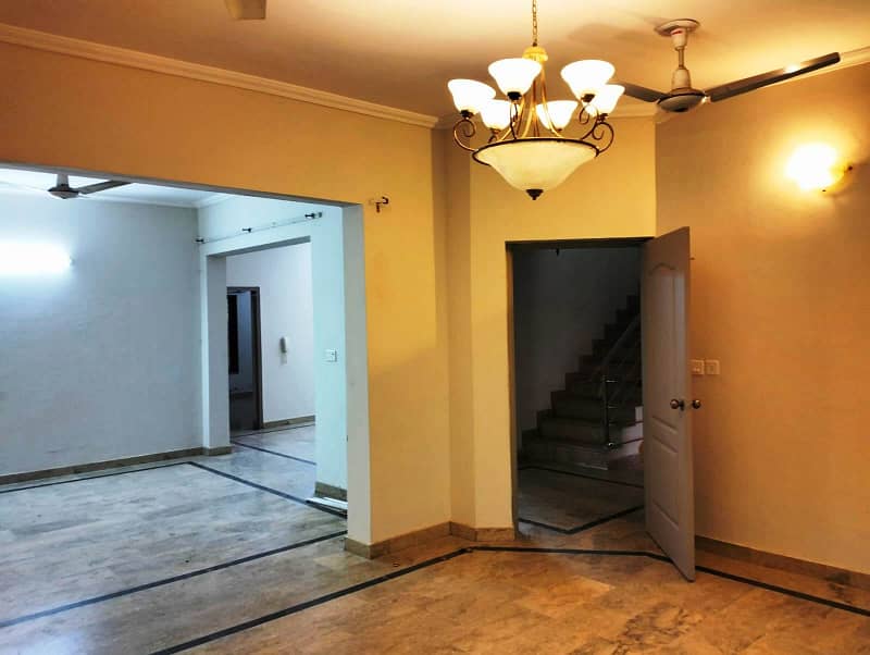 10 Marla House with Basment for Rent in Askari 10 13