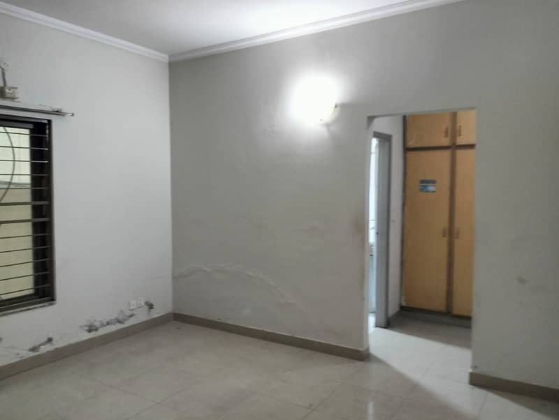 10 Marla House with Basment for Rent in Askari 10 22