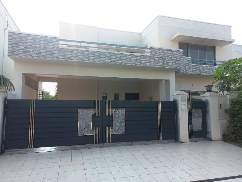 17 Marla Brig House For Sale In Askari 10 Sector F 0