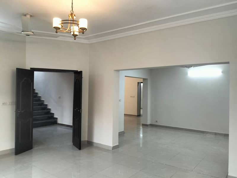 17 Marla Brig House For Sale In Askari 10 Sector F 8