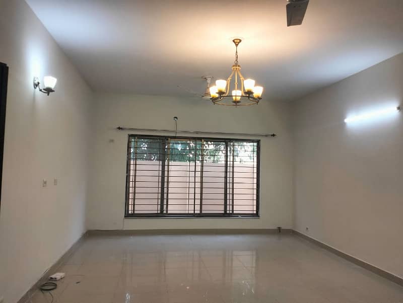 17 Marla Brig House For Sale In Askari 10 Sector F 11