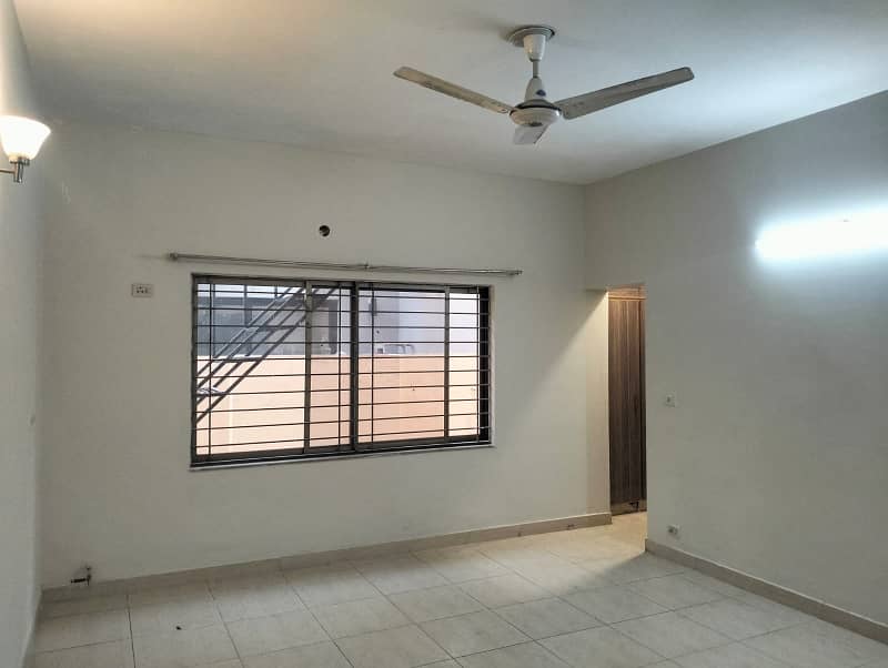 17 Marla Brig House For Sale In Askari 10 Sector F 14