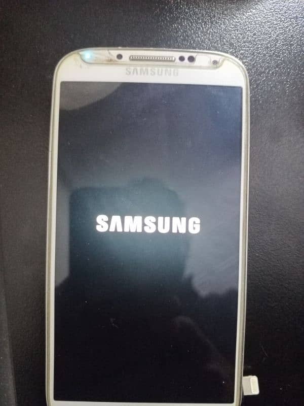 Samsung Galaxy s4 PTA approved with box and original charger 2