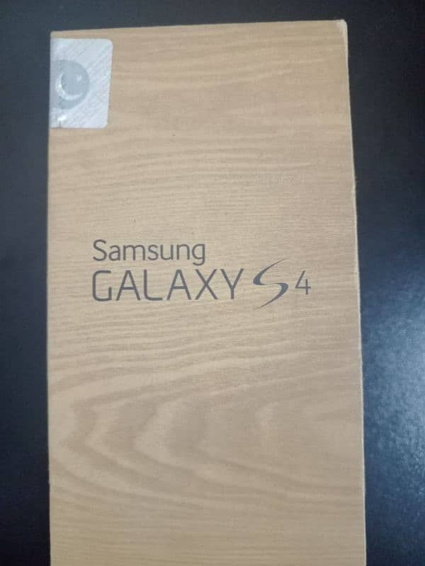 Samsung Galaxy s4 PTA approved with box and original charger 3