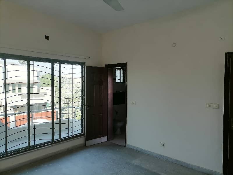 Well-constructed House Available For sale In Askari 10 - Sector E 21