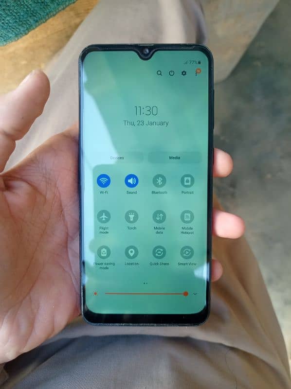 Samsung Galaxy A30 box saath mein hai 4 64gb ha 1