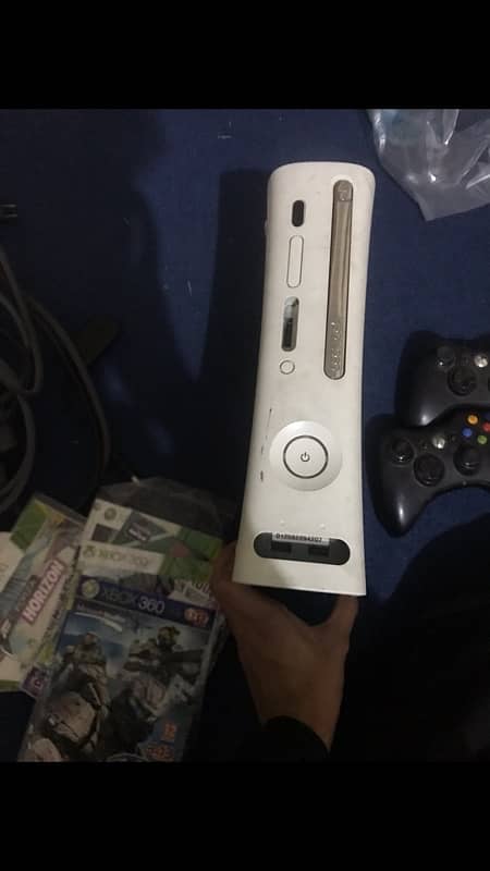 XBOX 360 full okay cheap and reasonable 0