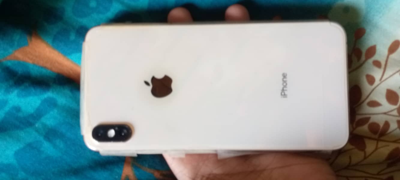 Apple iPhone XS Max 3