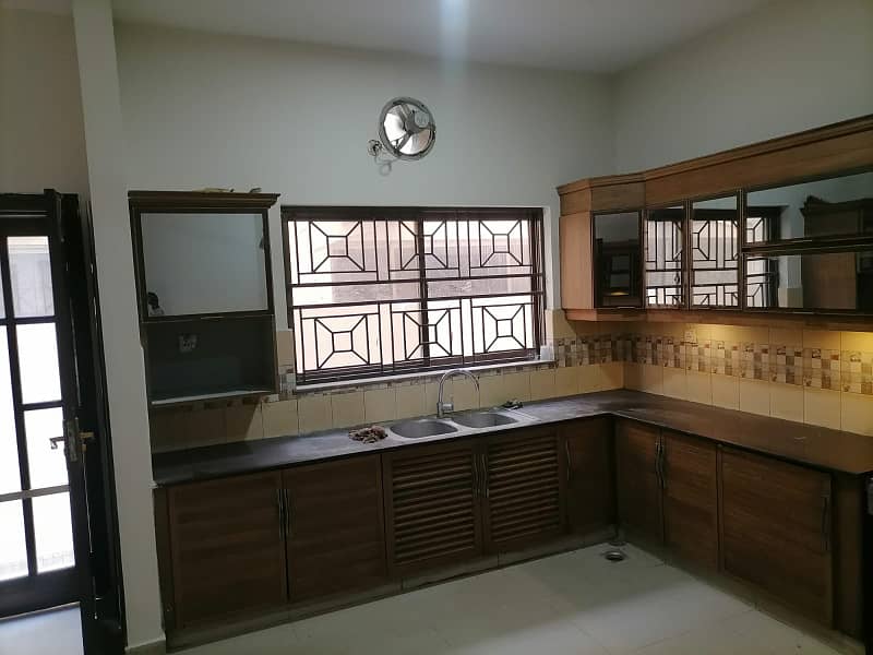 17 Marla Brig House For Sale Askari 10 Sector F 14