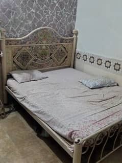 iron bed set