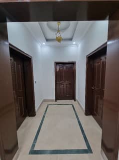 Ideal 10 Marla House Available In Tariq Gardens