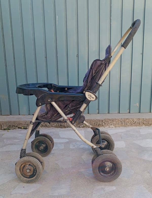 Foldable Baby Pushchair 1