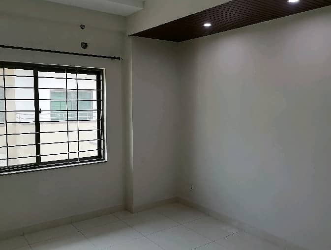 Brand New Ready To Rent A Flat 10 Marla In Askari 11 - Sector D Lahore. 7