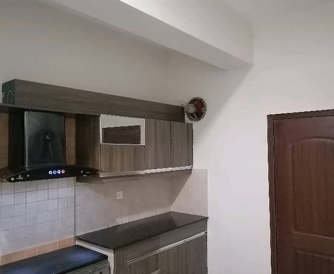 Brand New Ready To Rent A Flat 10 Marla In Askari 11 - Sector D Lahore. 8