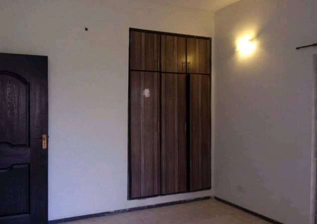 Prominently-Located Flat Available In Askari 11 - Sector C For rent 7