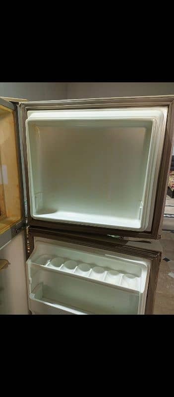 Dawlance fridge for sale 2