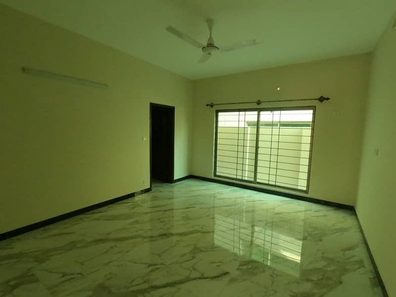 For Rent BRAND NEW ASKARI-6 WEST OPEN SU/BRIG HOUSE 375 Sq. Yards 6