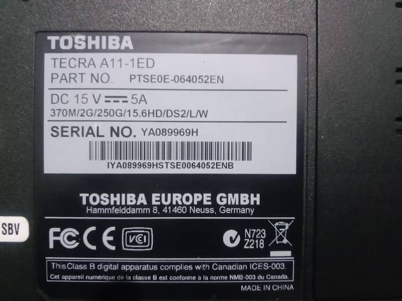 Toshiba laptop with original charger and cable 4