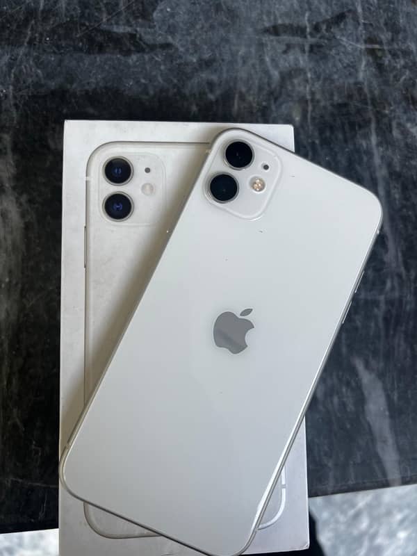 Iphone 11 128 GB Dual Sim Pta Approved 0