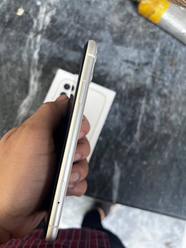 Iphone 11 128 GB Dual Sim Pta Approved 2