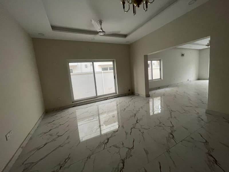 1 Kanal Upper portion availble for rent in Gulberg Lahore 3