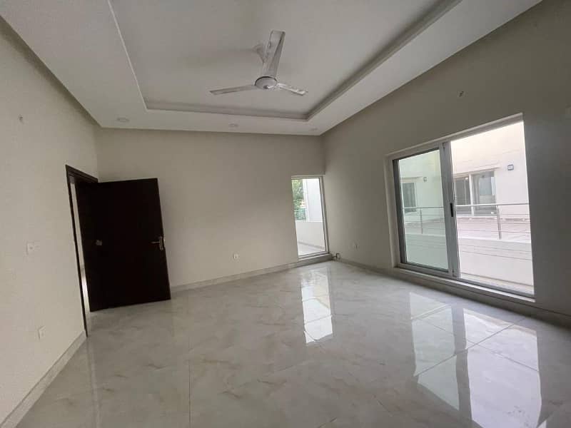 1 Kanal Upper portion availble for rent in Gulberg Lahore 7