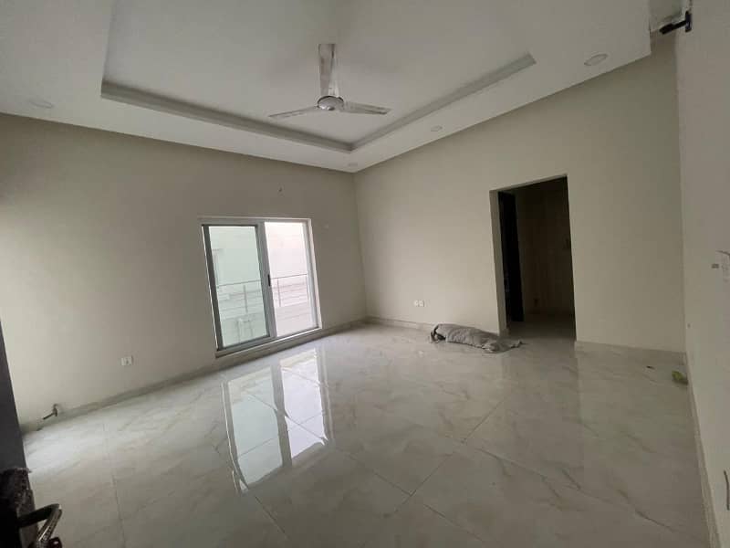 1 Kanal Upper portion availble for rent in Gulberg Lahore 9