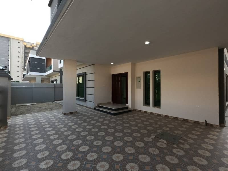 A Spacious 375 Square Yards House In Askari 5 - Sector J 10