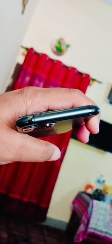 iPhone 11 Pro 256gb PTA Approved | Urgent Sell 5