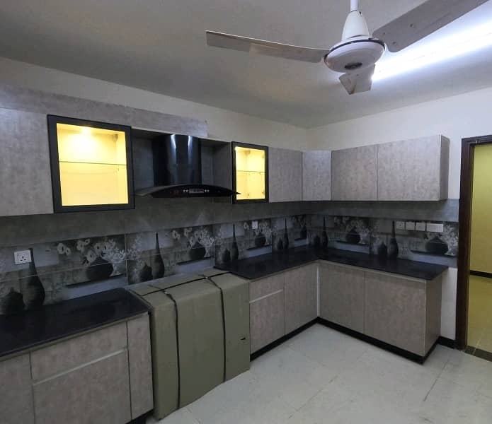 Askari 5 - Sector J Flat Sized 3300 Square Feet For Sale 16