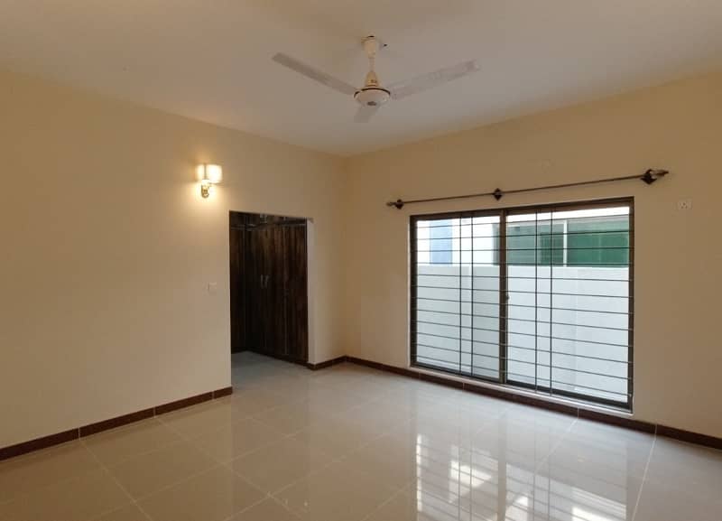 Spacious House Is Available In Askari 6 For sale 4