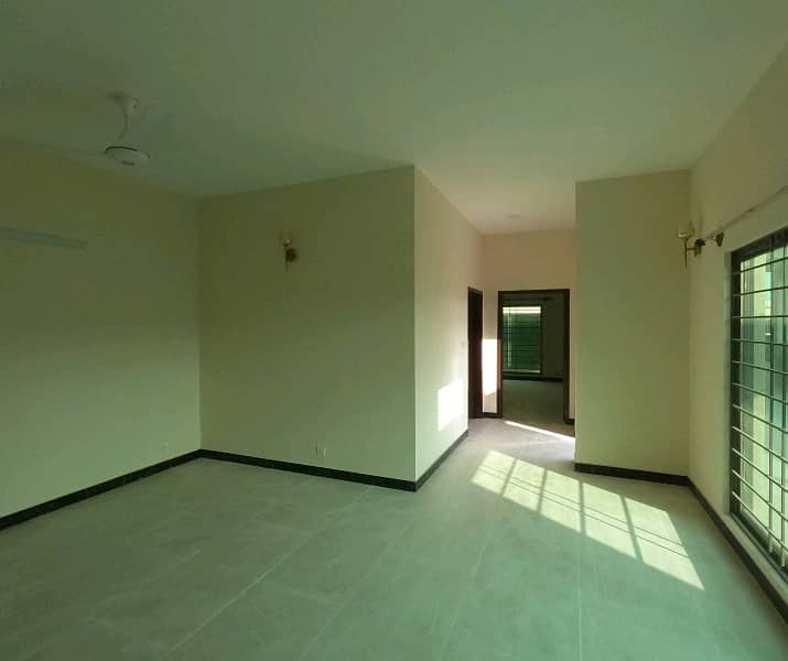 Spacious House Is Available In Askari 6 For sale 16