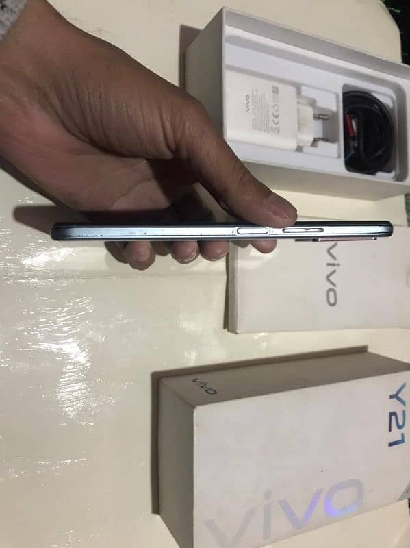 Vivo Y21 4/64 with Box Charger 6