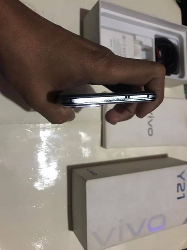 Vivo Y21 4/64 with Box Charger 8