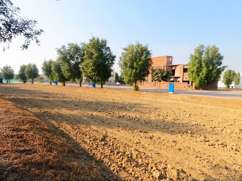 Ideally Located Commercial Plot Of 8 Marla Is Available For Sale In Lahore 4