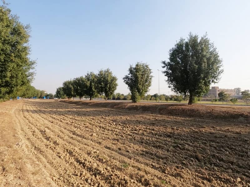 Ideally Located Commercial Plot Of 8 Marla Is Available For Sale In Lahore 7