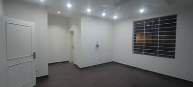 1 KANAL FULL HOUSE FOR RENT IN DHA PHASE 2