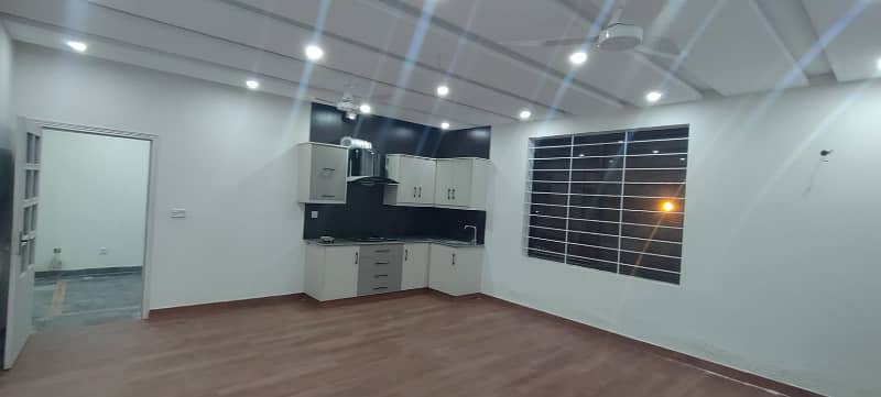 1 KANAL FULL HOUSE FOR RENT IN DHA PHASE 2 3