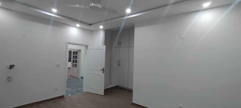 1 KANAL FULL HOUSE FOR RENT IN DHA PHASE 2 9