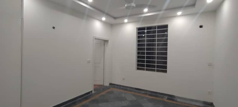 1 KANAL FULL HOUSE FOR RENT IN DHA PHASE 2 14