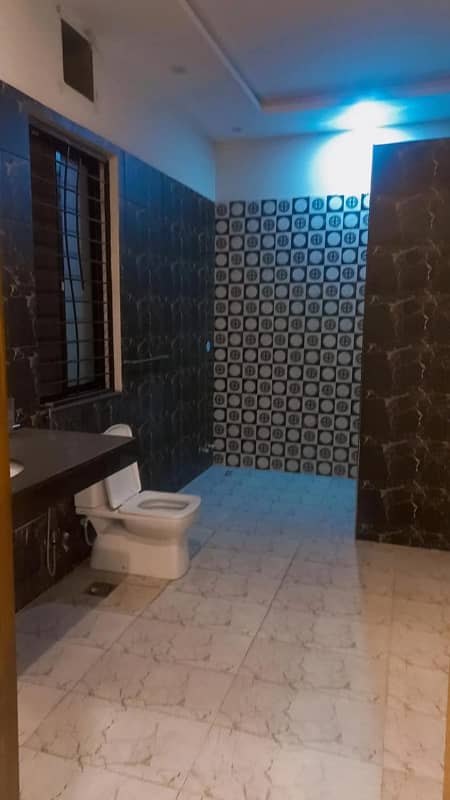 2 KANAL UPPER PORTION FOR RENT IN DHA PHASE 2 4