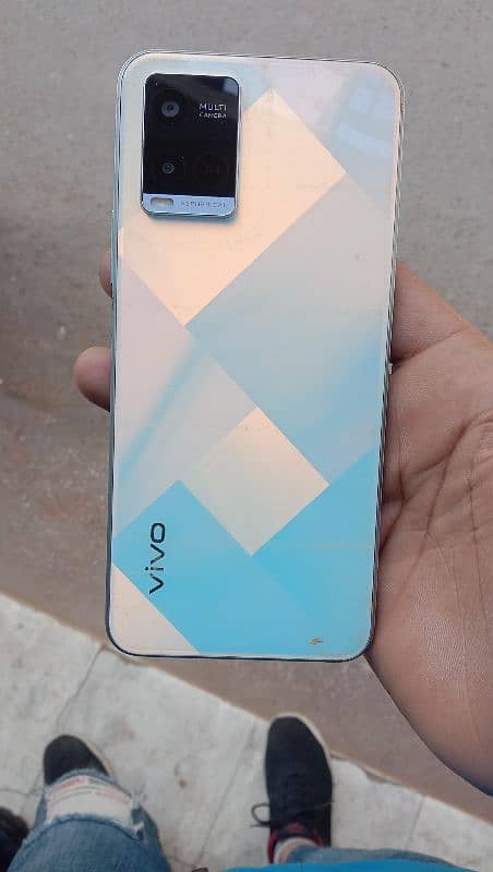 vivo y21  4+1. gb ram 64 gm rom 2