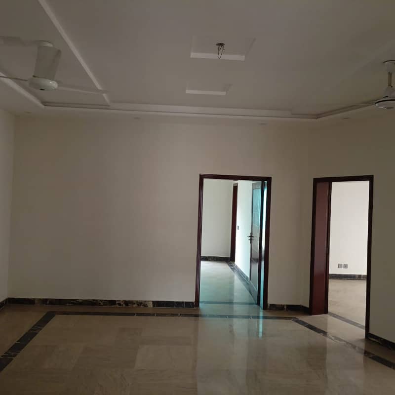 10 Marla House For Sale In Bahria Town Lahore 15