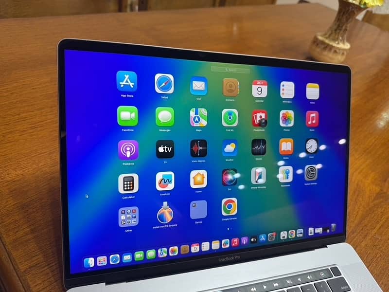 MacBook Pro 2019 - 16 inch (i9 & 1 TB) 1