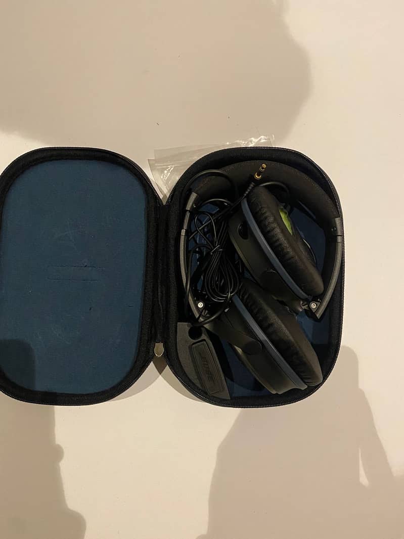 Bose QuietComfort 25 Acoustic Noise Cancelling Headphones 0