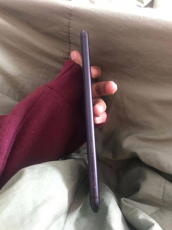 7plus black colour 0