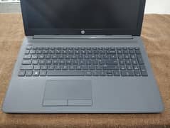 Hp AMD Laptop 4GB / 128 GB Raseon 3