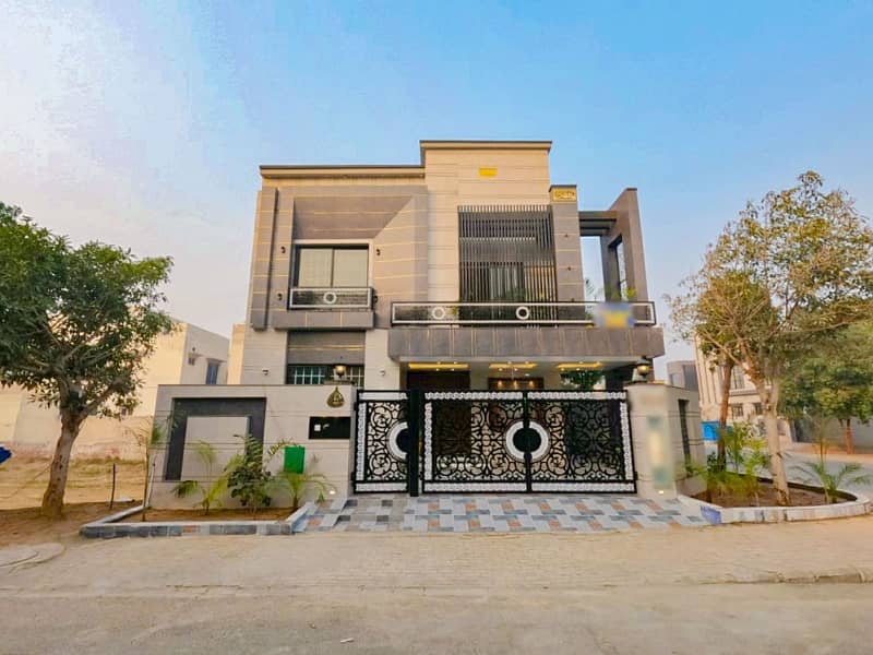 10 Marla House available for sale in Bahria Town - Johar Block, Lahore 0