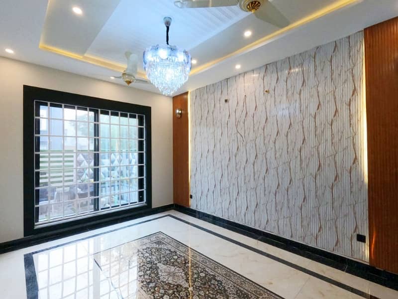 10 Marla House available for sale in Bahria Town - Johar Block, Lahore 11